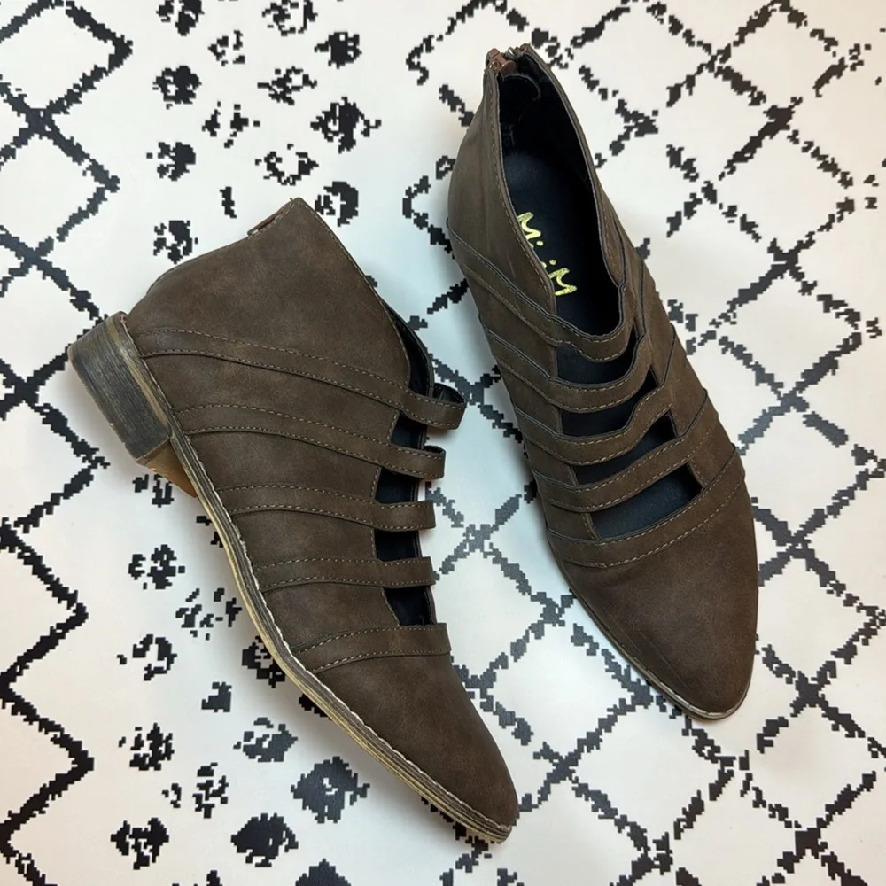 Mi.iM Brown Ankle Boots with Cut-Out Design - Women’s Shoes US Size 6.5 - EUC